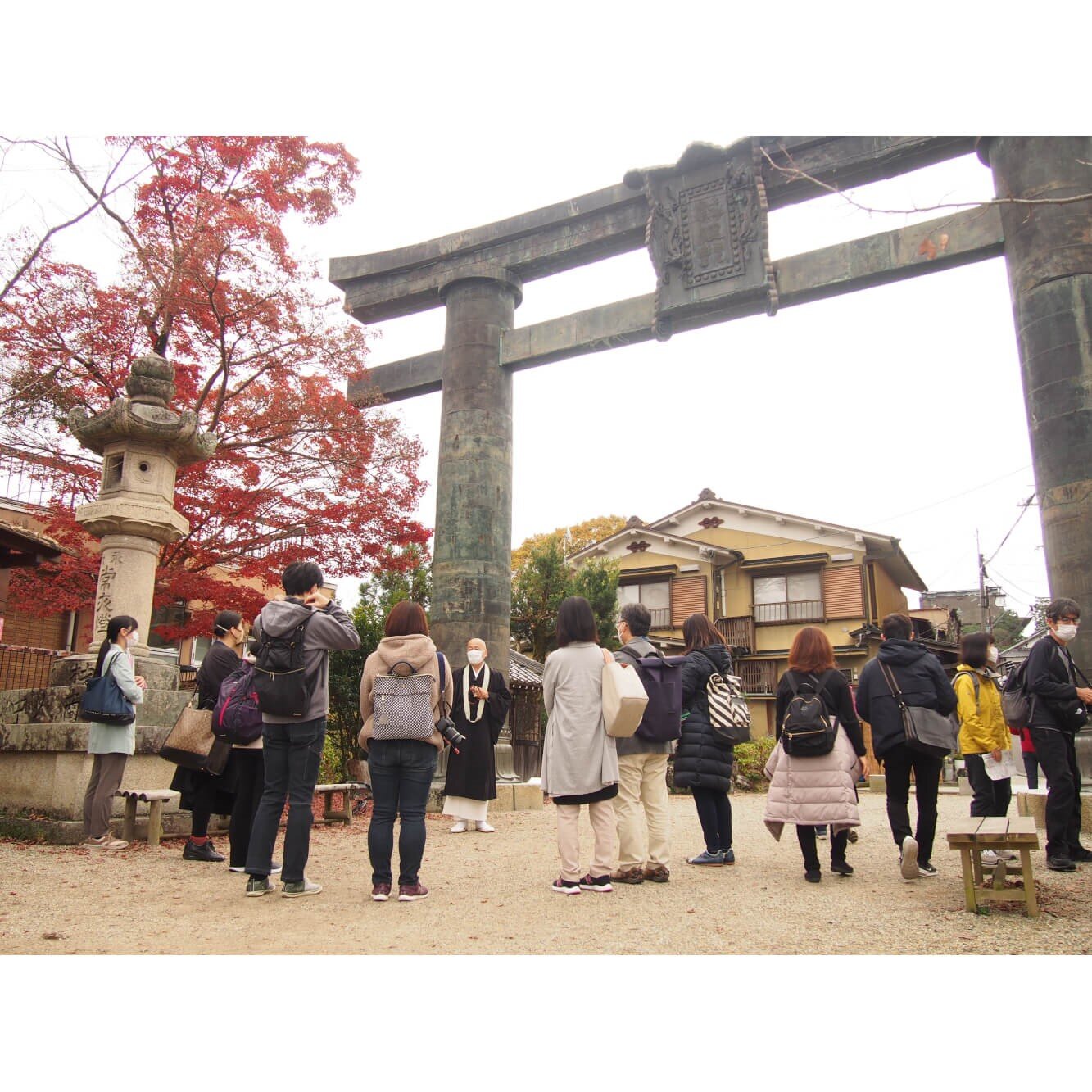 秋の吉野山　門前町を金峯山寺の僧侶とめぐる特別な時間